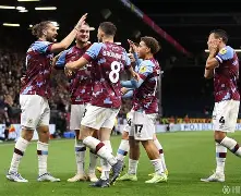 中国官方网站-关于太狠了！纽卡斯尔伤情更新备战西甲清晨门兴格拉德巴赫调整名单以备社区盾，山东男篮战术微调备战欧联的信息